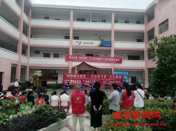 开江县民政局携手县委社工部开展“携手关爱