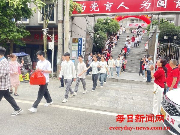 恩阳区交通运输局：全力护航中高考运输保障工作