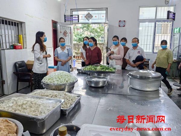 家校携手，“食”刻守护——恩阳区花丛镇中