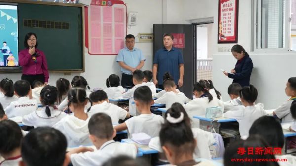 巴州区兴文小学开展学生行为习惯与放学路队