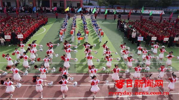 南江县长赤镇桥梁小学成功举办第十届冬季运