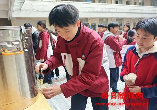 筑牢健康防线 守护师生平安 ——巴中市第