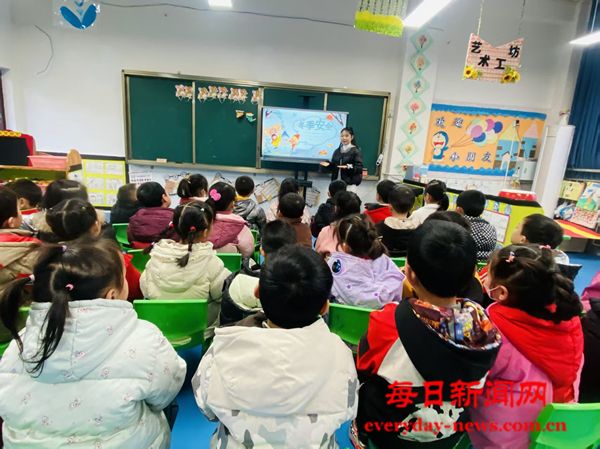 防冻御寒 温暖同行——恩阳区渔溪镇三河小