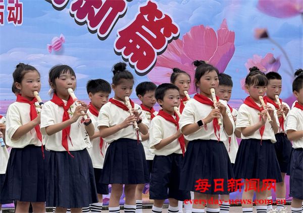 缤纷课后绘童颜 五心护航启新篇——恩阳区